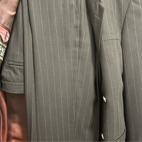 Versace Classic V2 pinstriped 
double-breasted, wool two-piece suit size 52 - Picture 7 of 7